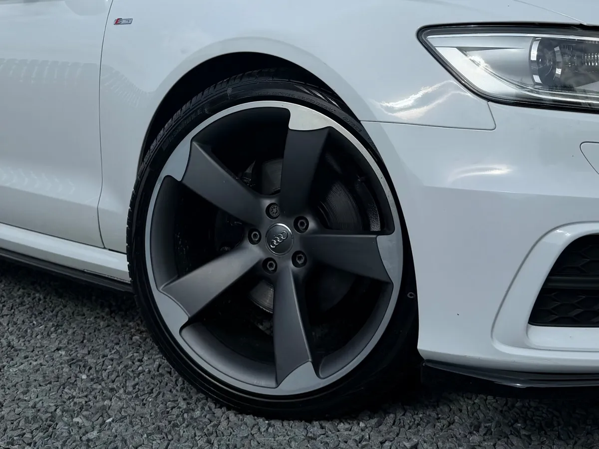 AUDI A6 S-LINE BLACK EDITION - Image 5