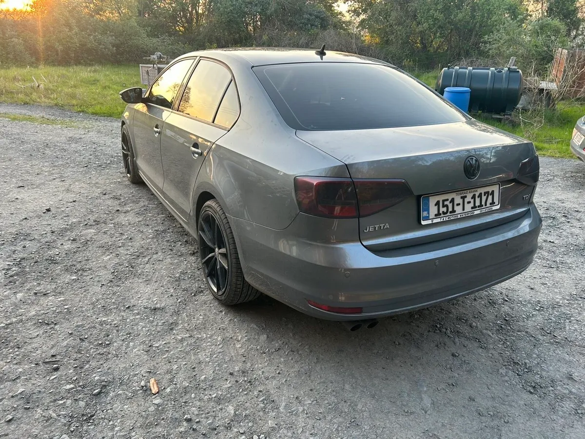 2015 Volkswagen Jetta 2.0 TDI 110BHP - Image 3