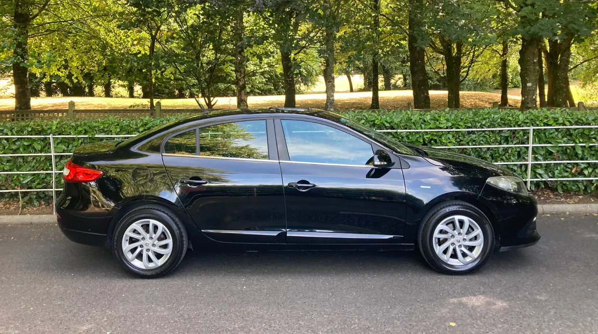 Renault Fluence Deluxe SE Edition only 130k kms - Image 6
