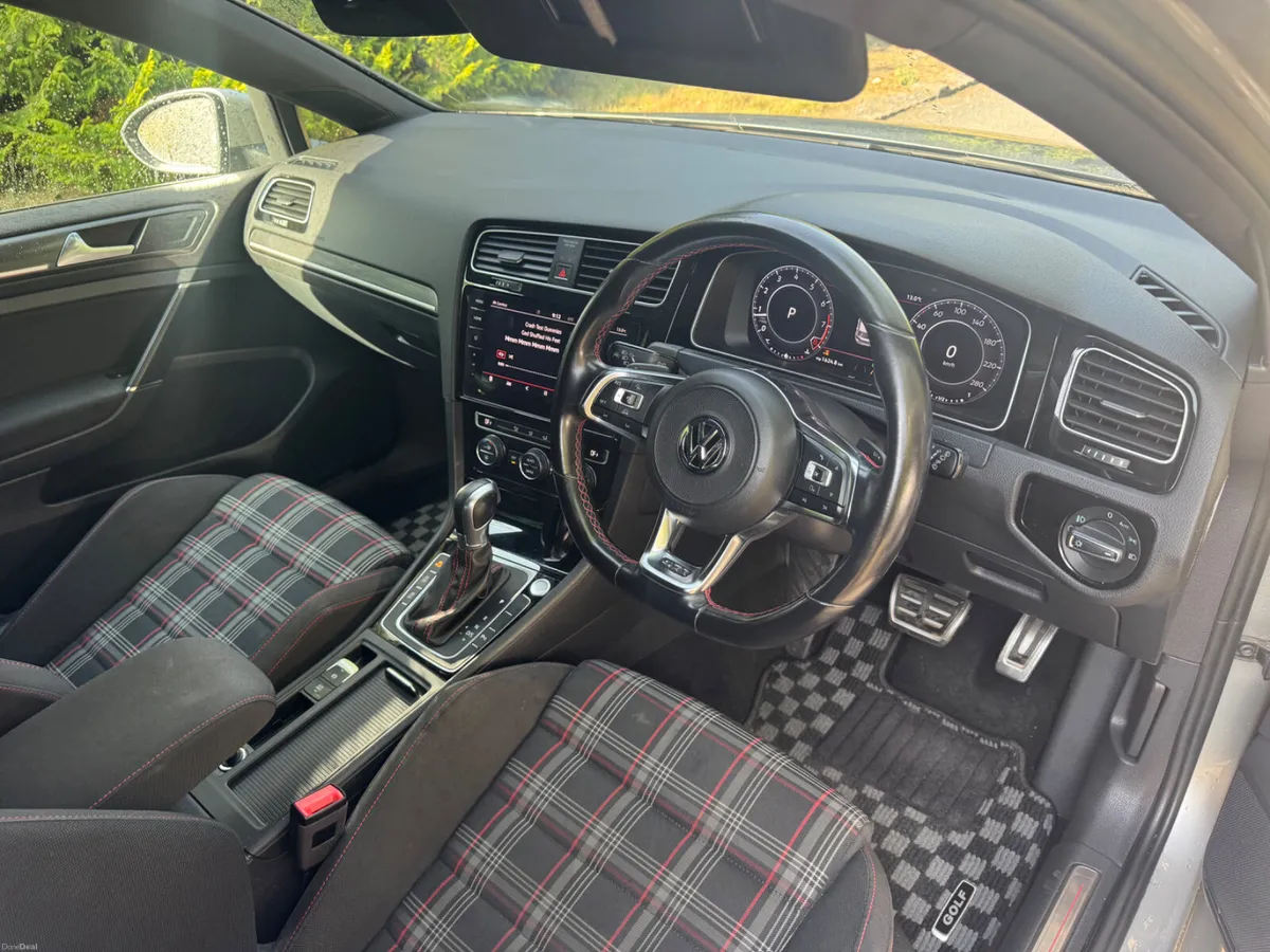 18 Volkswagen Golf GTI AUTOMATIC - Image 6