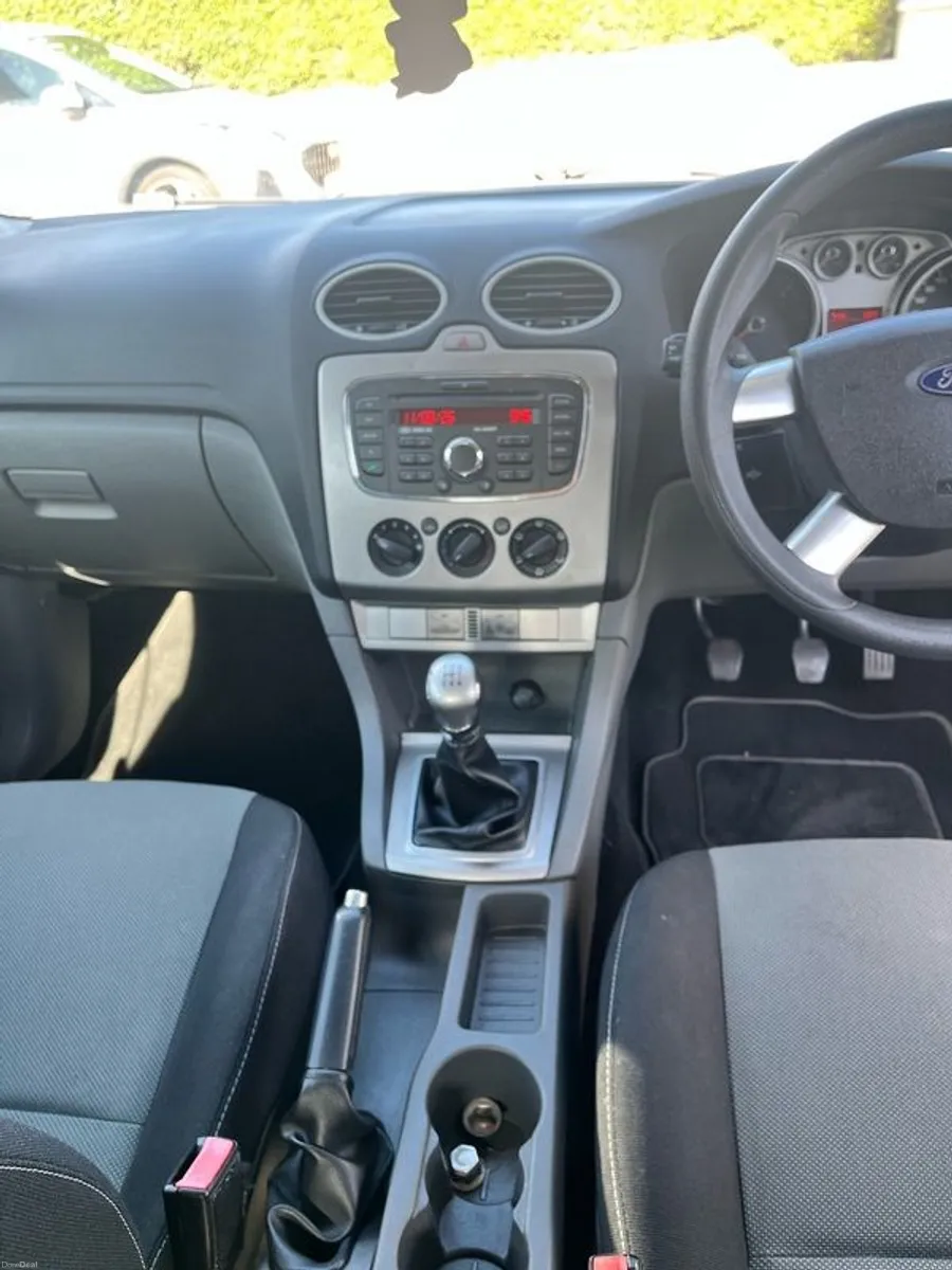 2010 Ford Focus - Image 4