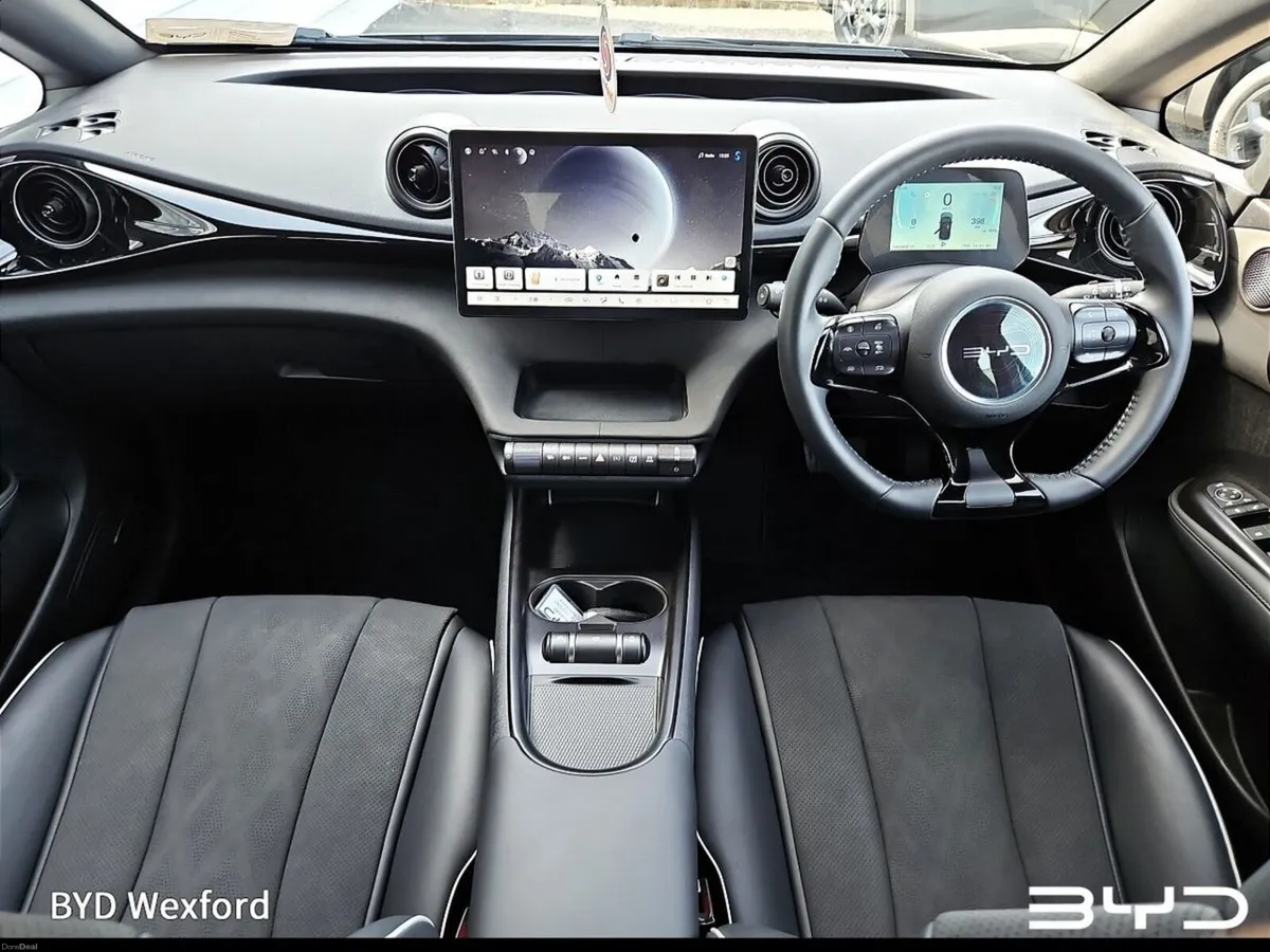 BYD DOLPHIN (deposit taken)60kWh 204PS Comfort (Ti - Image 6