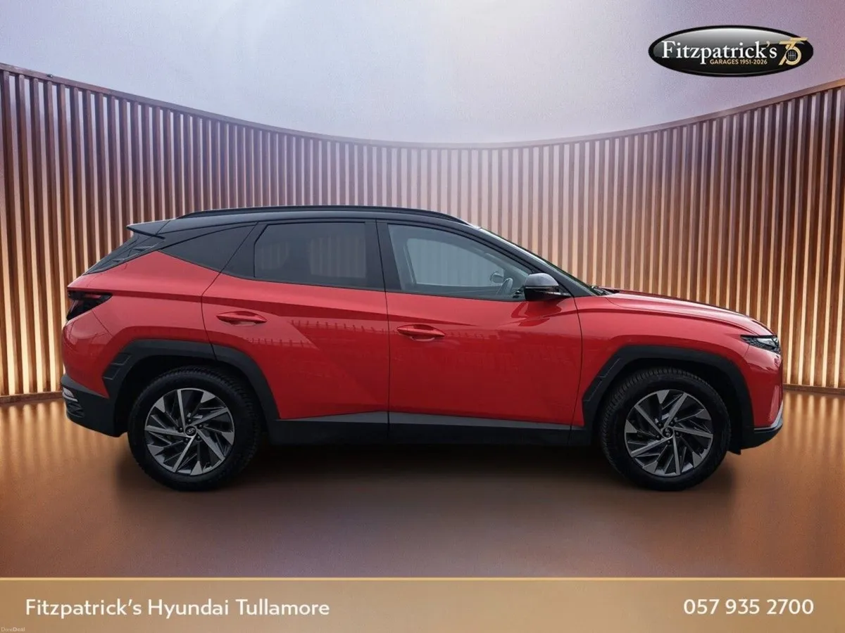 Hyundai Tucson Executive 1.6 Diesel with a Black R - Image 2