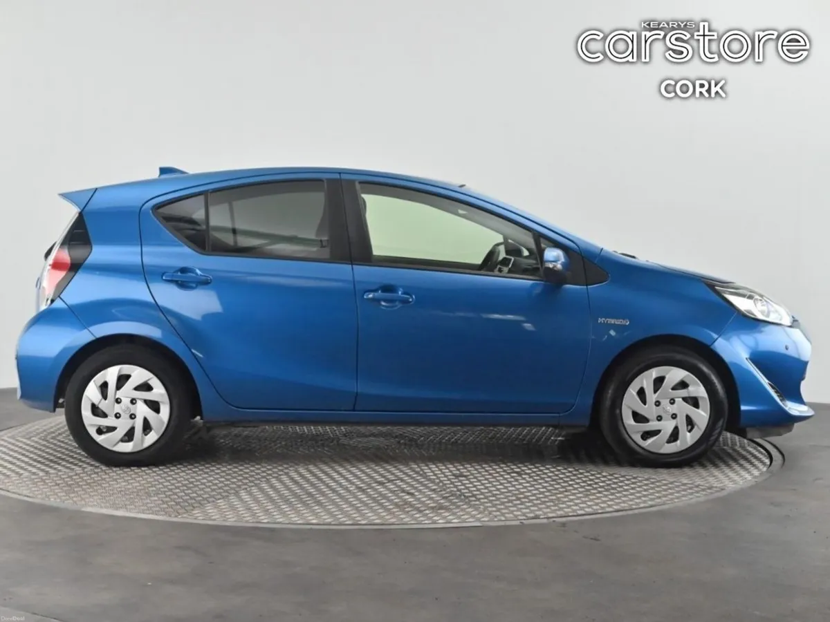 Toyota Aqua 1.8 Hybrid - Image 2