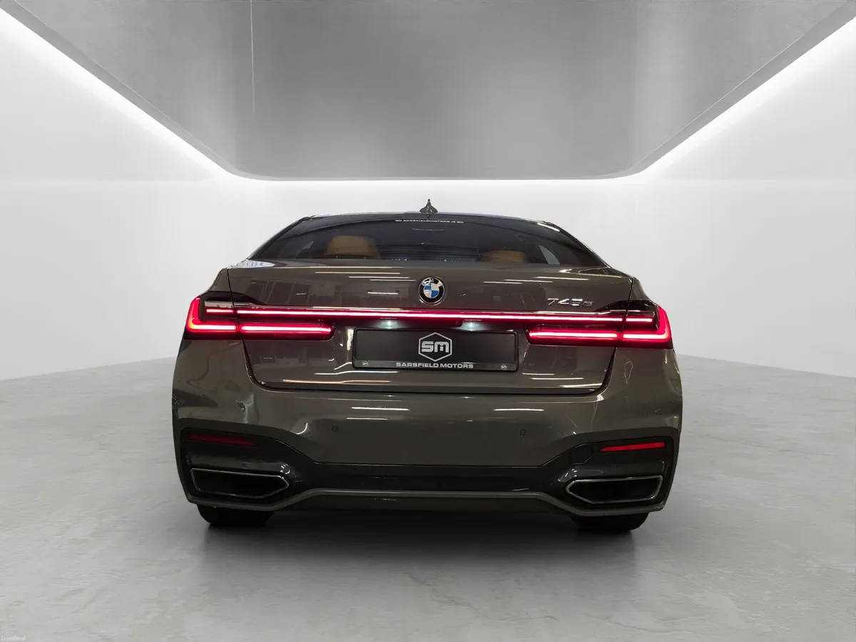 2021 BMW 7-Series 745E M-SPORT - Image 5