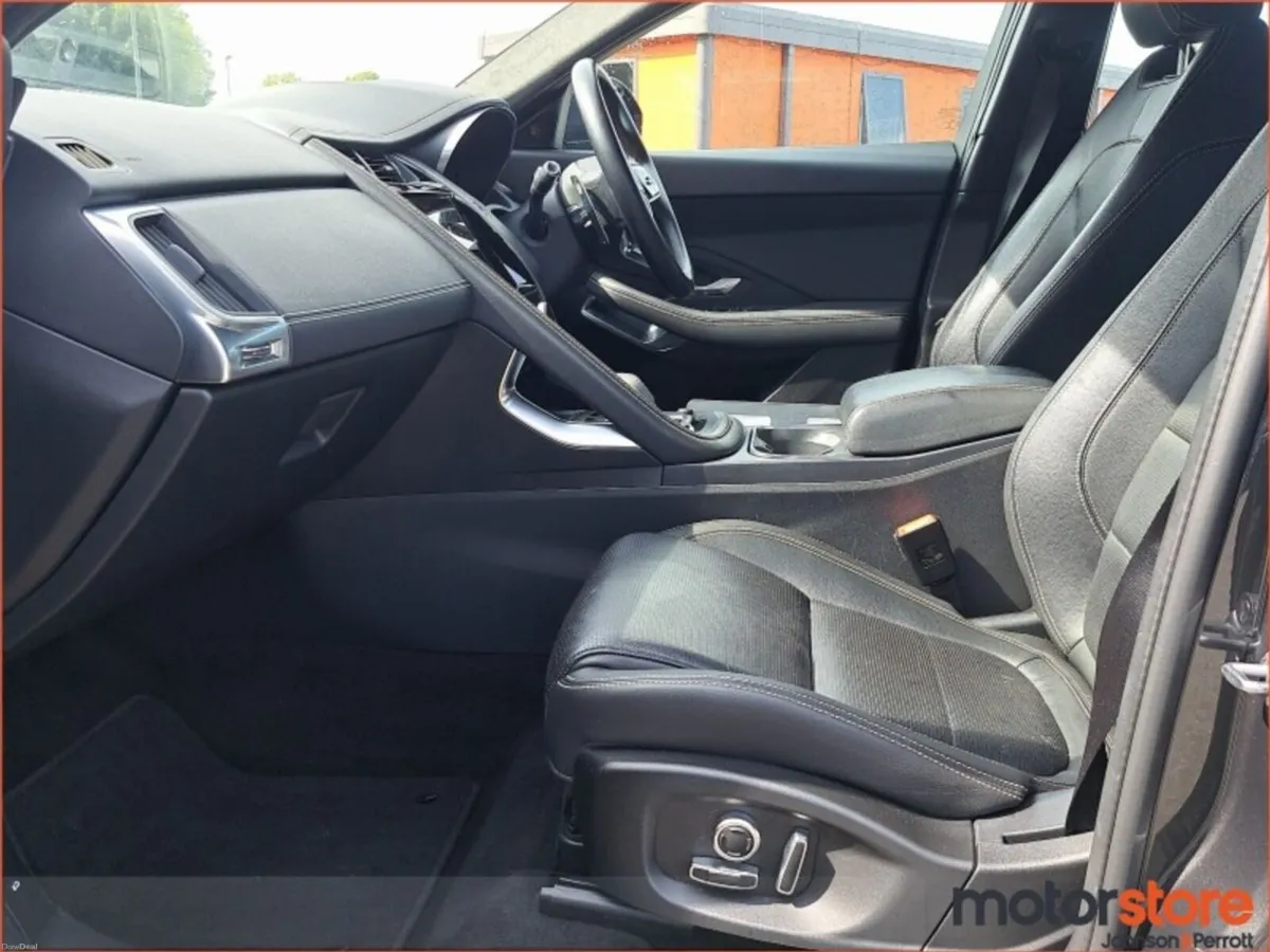 Jaguar E-Pace 1.5 I3 PHEV 300 PS AWD R-Dynamic S - Image 3