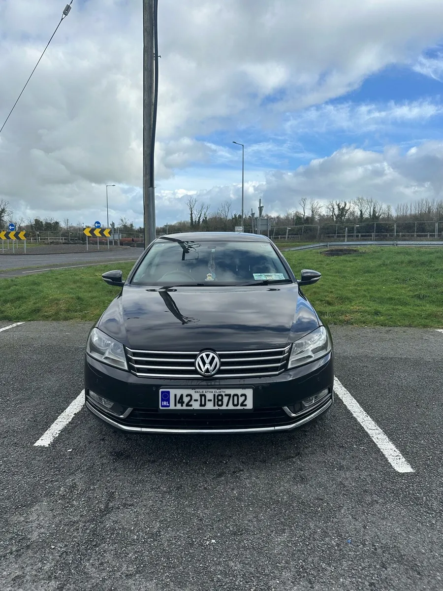 2014 Volkswagen Passat - Image 3