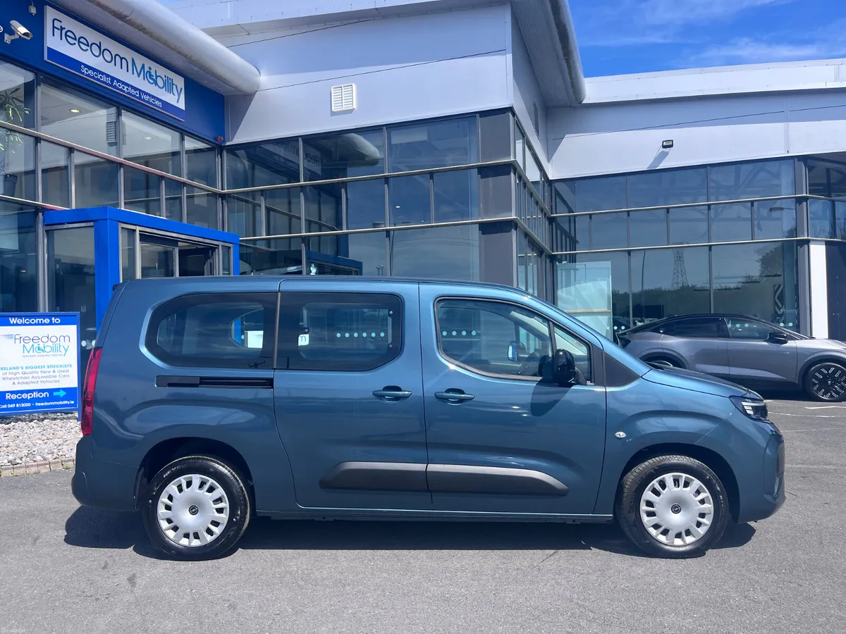 Opel Combo  Auto Taxi Spec, WAV - Image 6