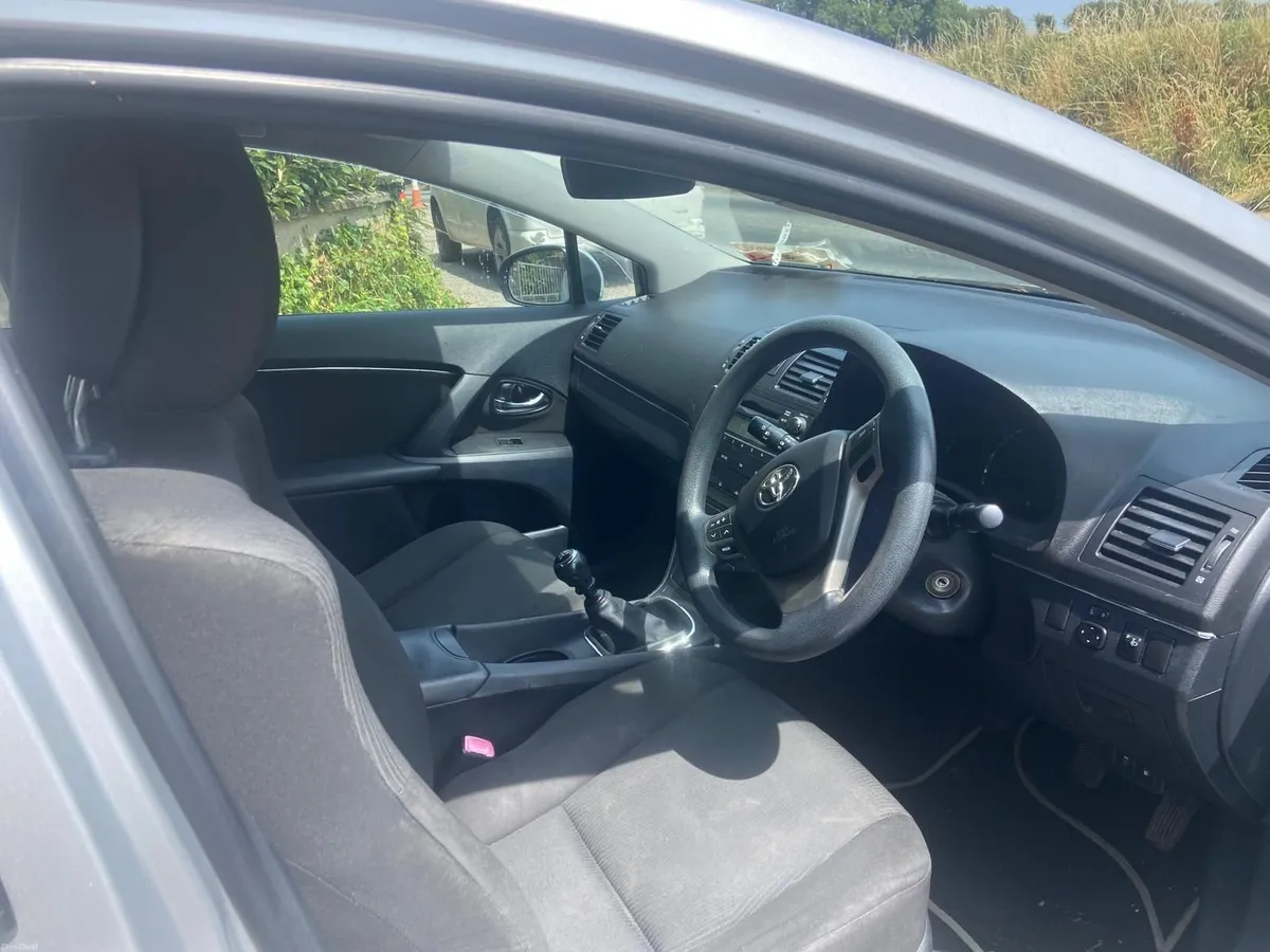 Toyota Avensis 2010 - Image 3