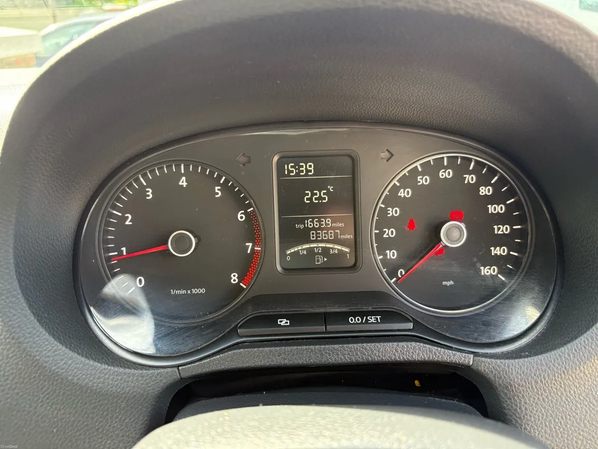 2013 VOLKSWAGEN POLO - Image 5