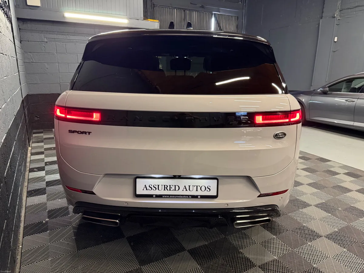 232 Range Rover Sport 3.0 PHEV Dynamic SE - Image 4