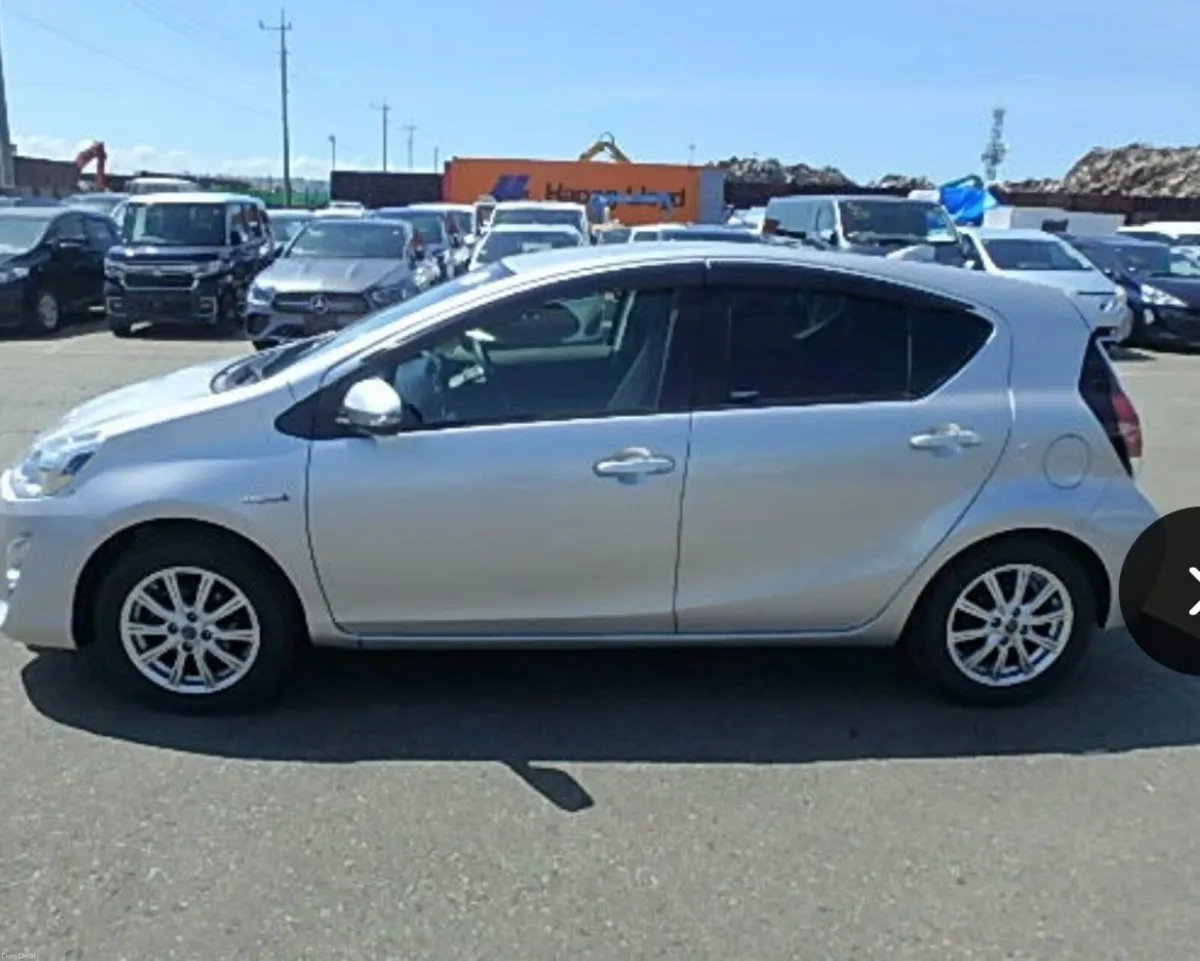 🔵 Toyota Aqua 1.5 Petrol Hybrid Automatic Low Km - Image 2