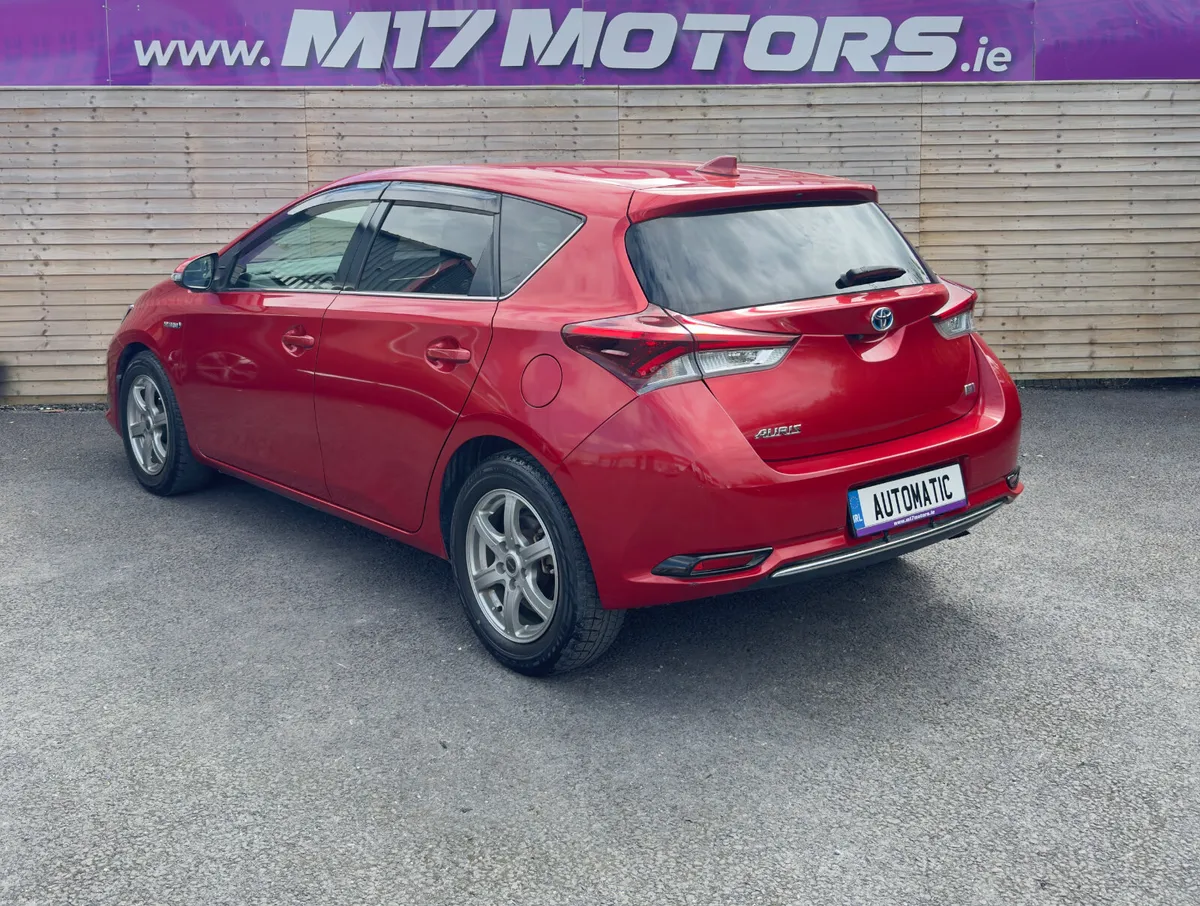 2017 Toyota Auris, 1.8 Petrol Hybrid, Auto - Image 6