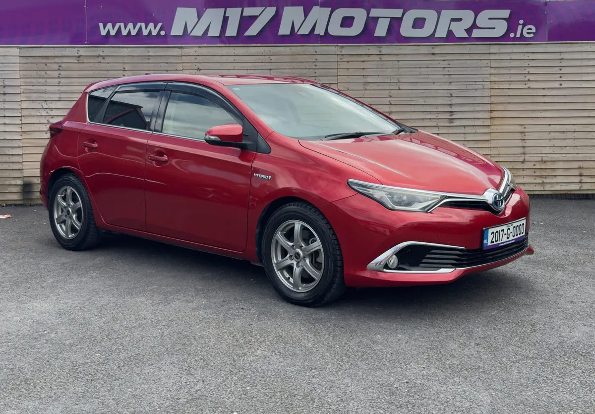 2017 Toyota Auris, 1.8 Petrol Hybrid, Auto - Image 1