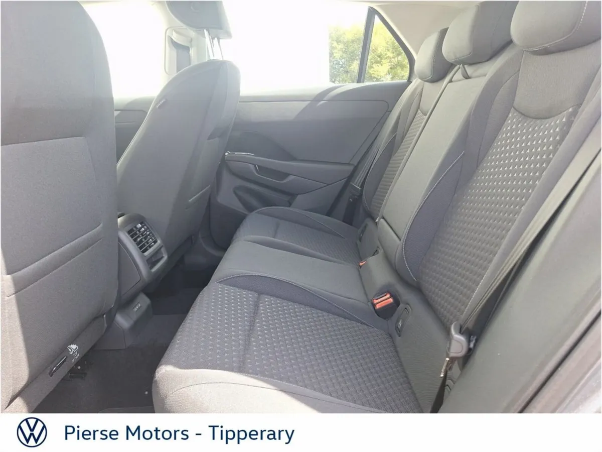 Volkswagen T-Roc LIFE 1.5TSI 116HP MHEV - Image 6