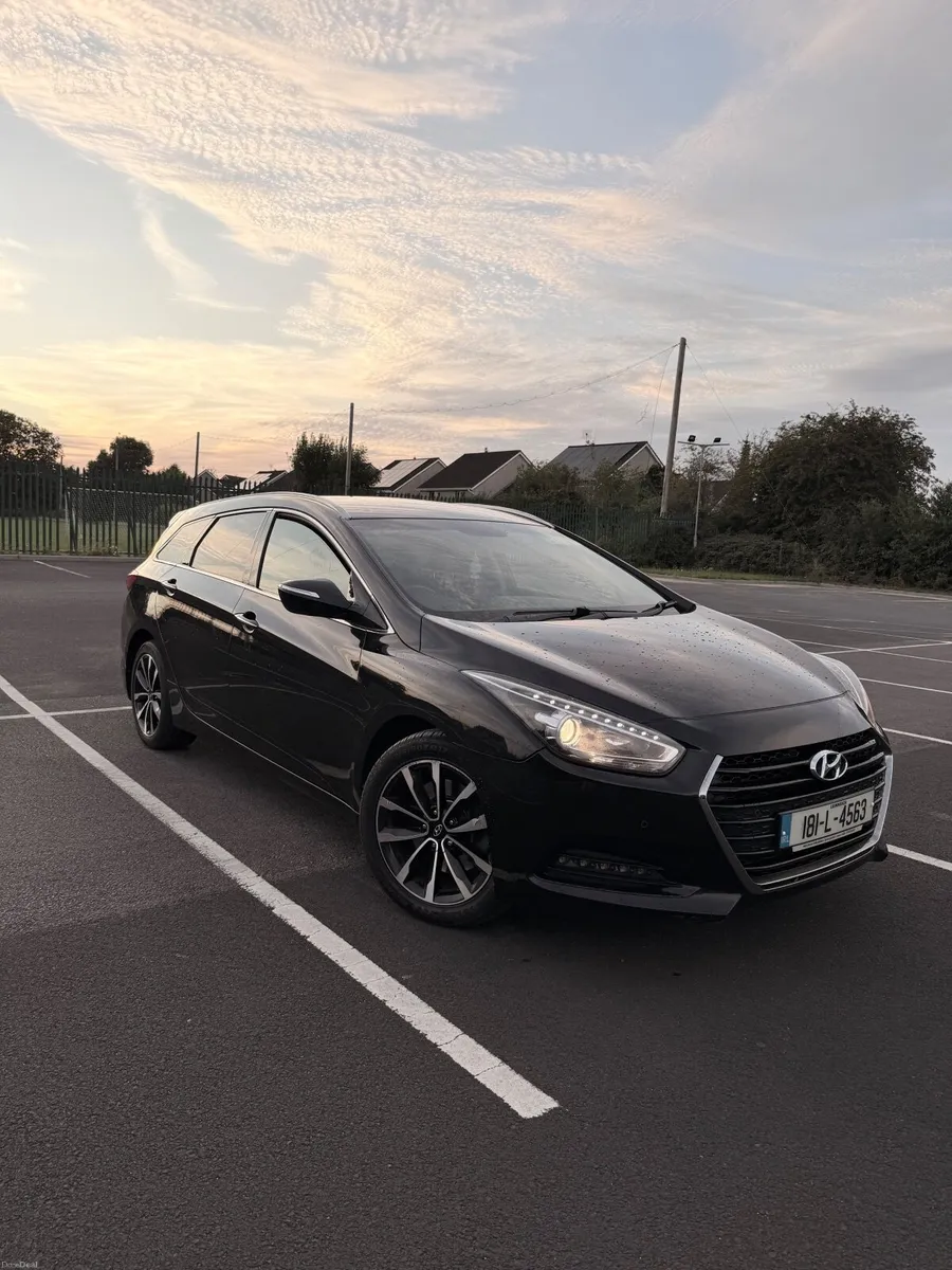Hyundai i40: NCT Sept 27/ Automatic/ Full History - Image 1