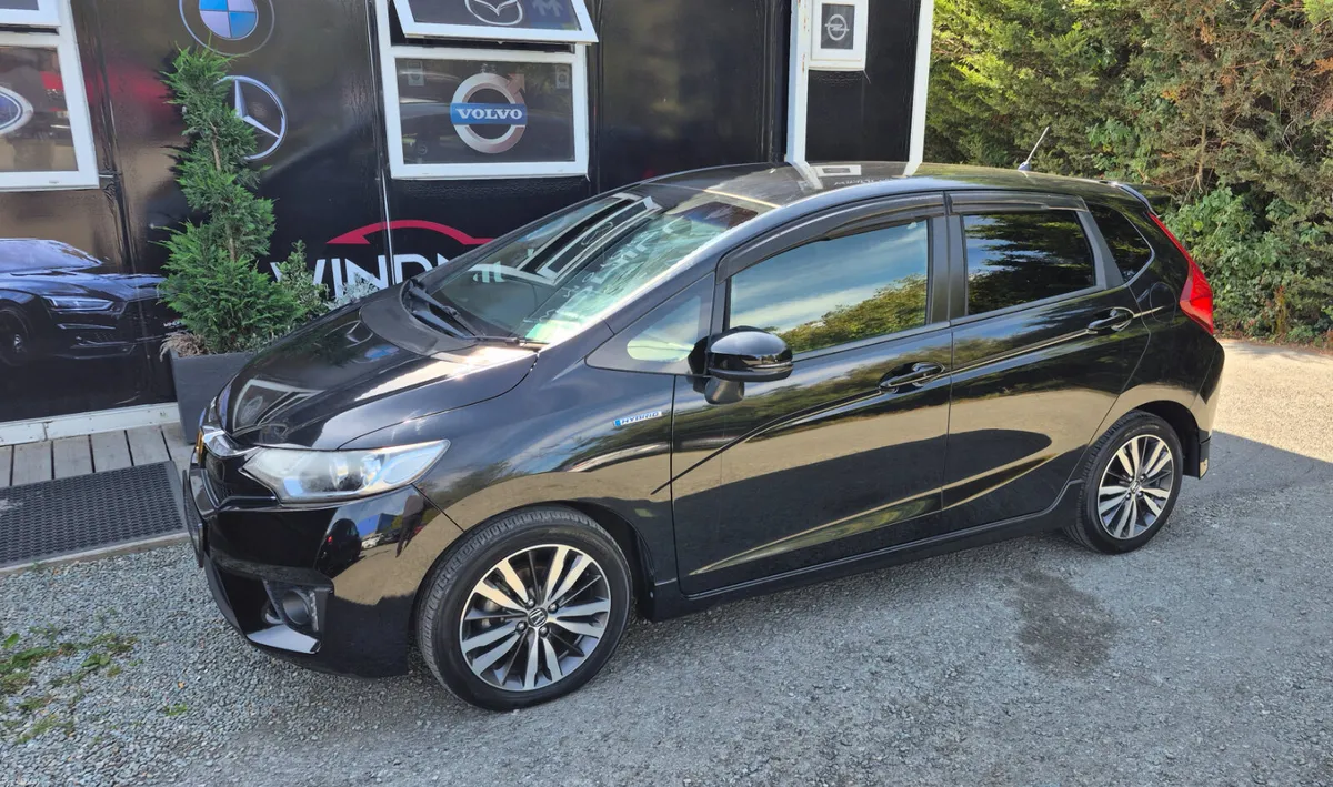 Honda Fit 1.5 Hybrid Auto 2017 - Image 3