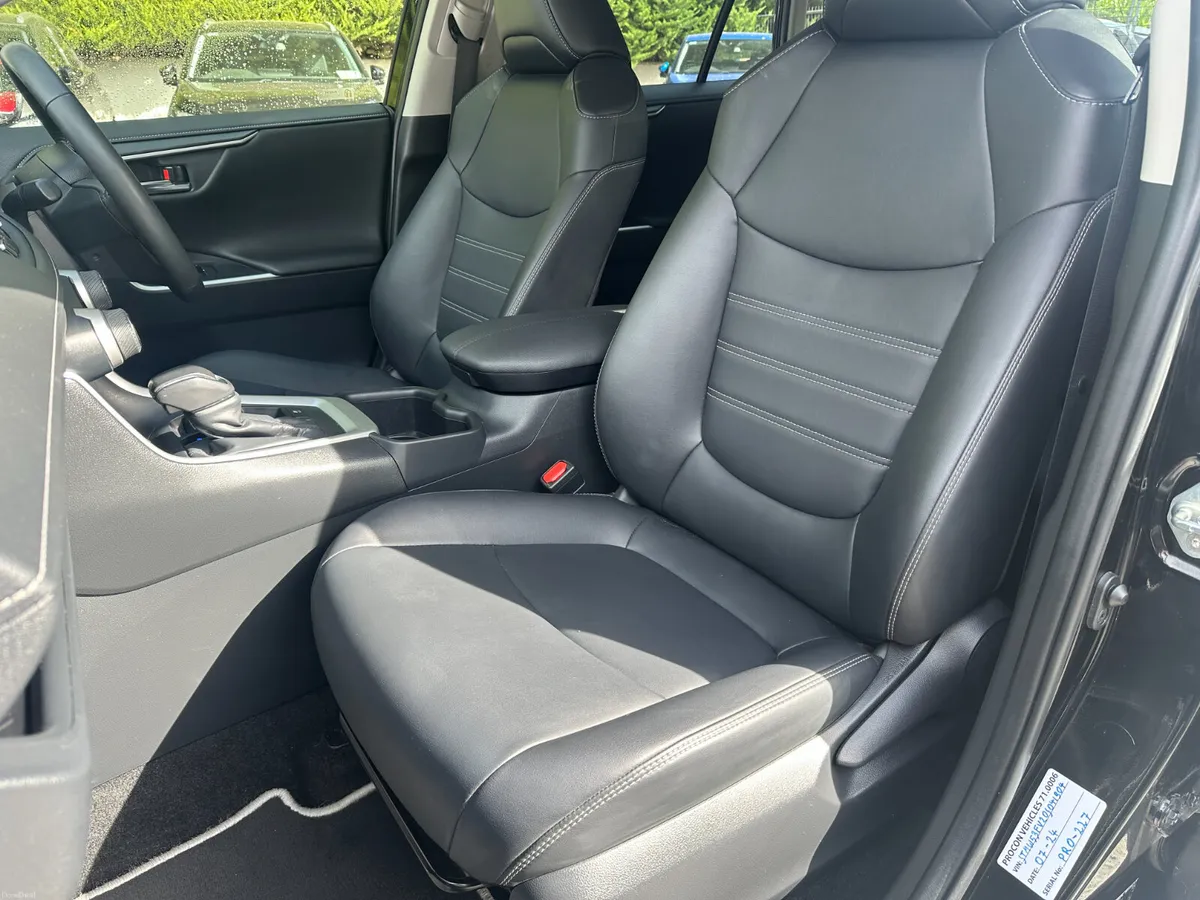Toyota RAV4 Hybrid Sol - Image 6
