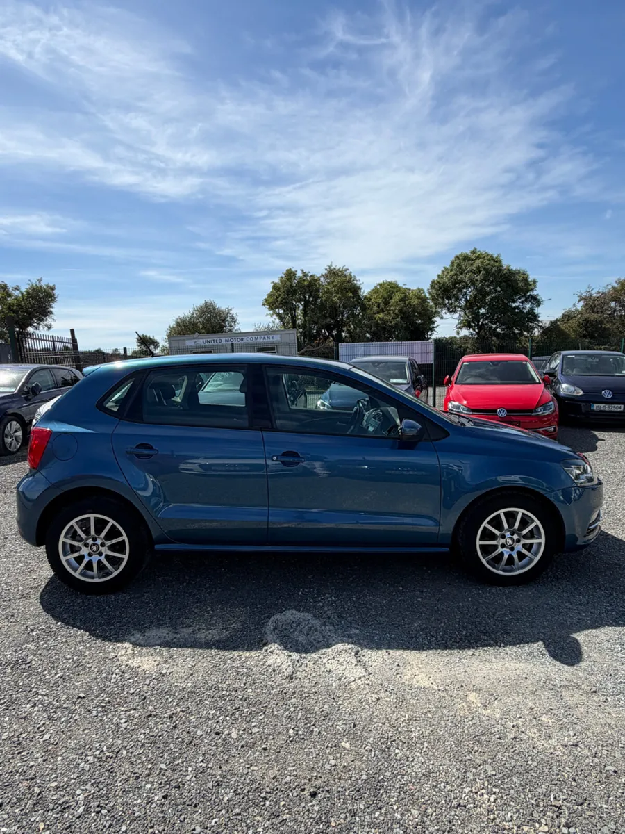 Volkswagen Polo 2017 Blue - Image 4