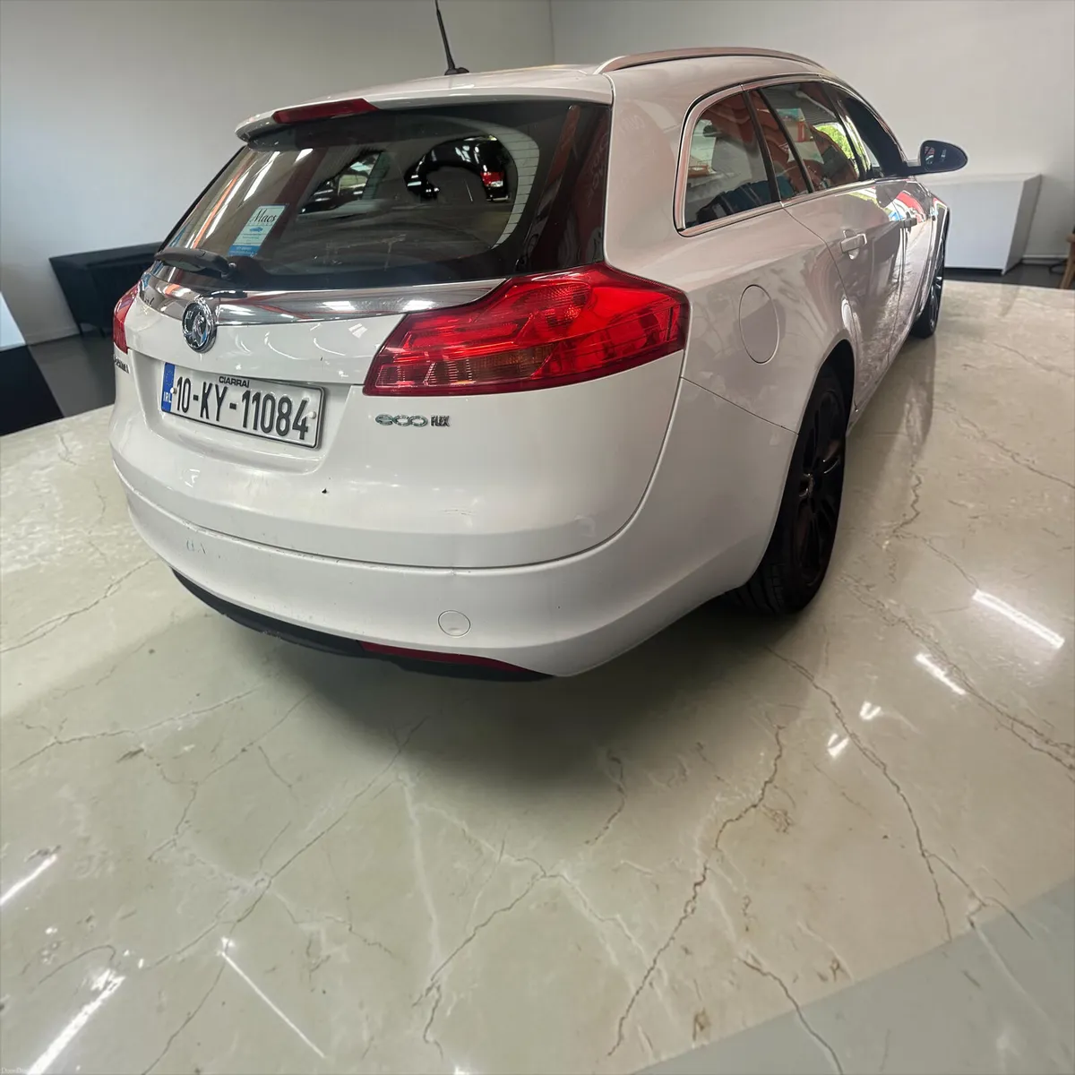 2010 Vauxhall Insignia 2.0 DIESEL ESTATE - Image 2