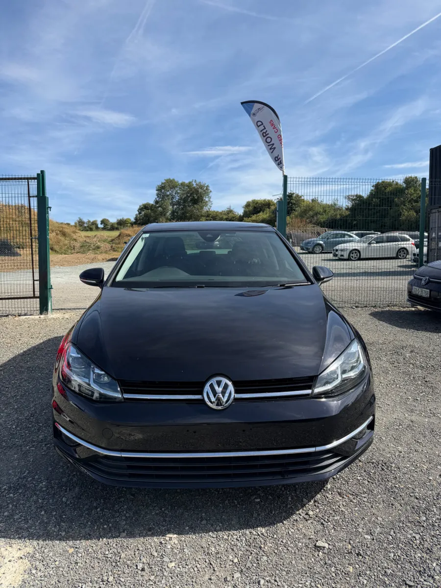 Volkswagen Golf 2019 Black - Image 1