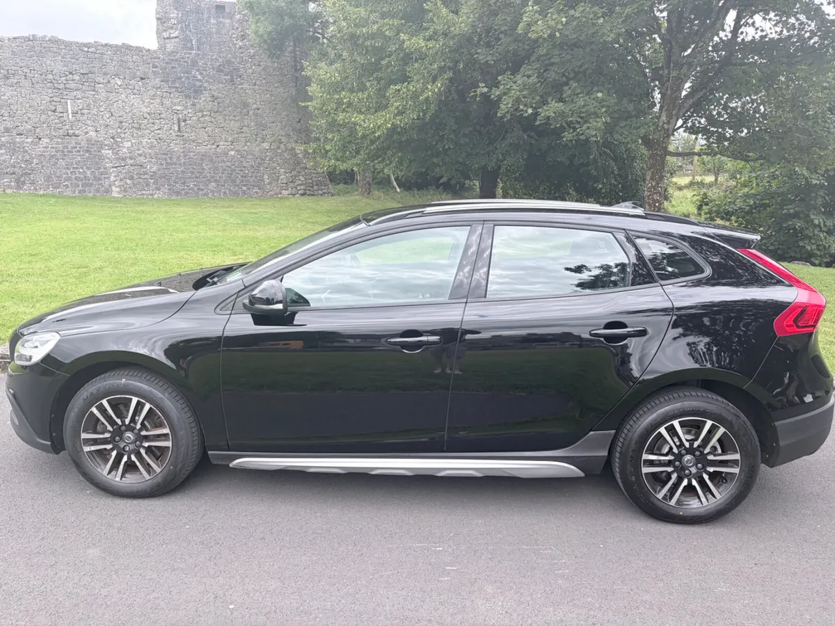 Volvo V40 Cross Country 2016 - Low Mileage - Image 6