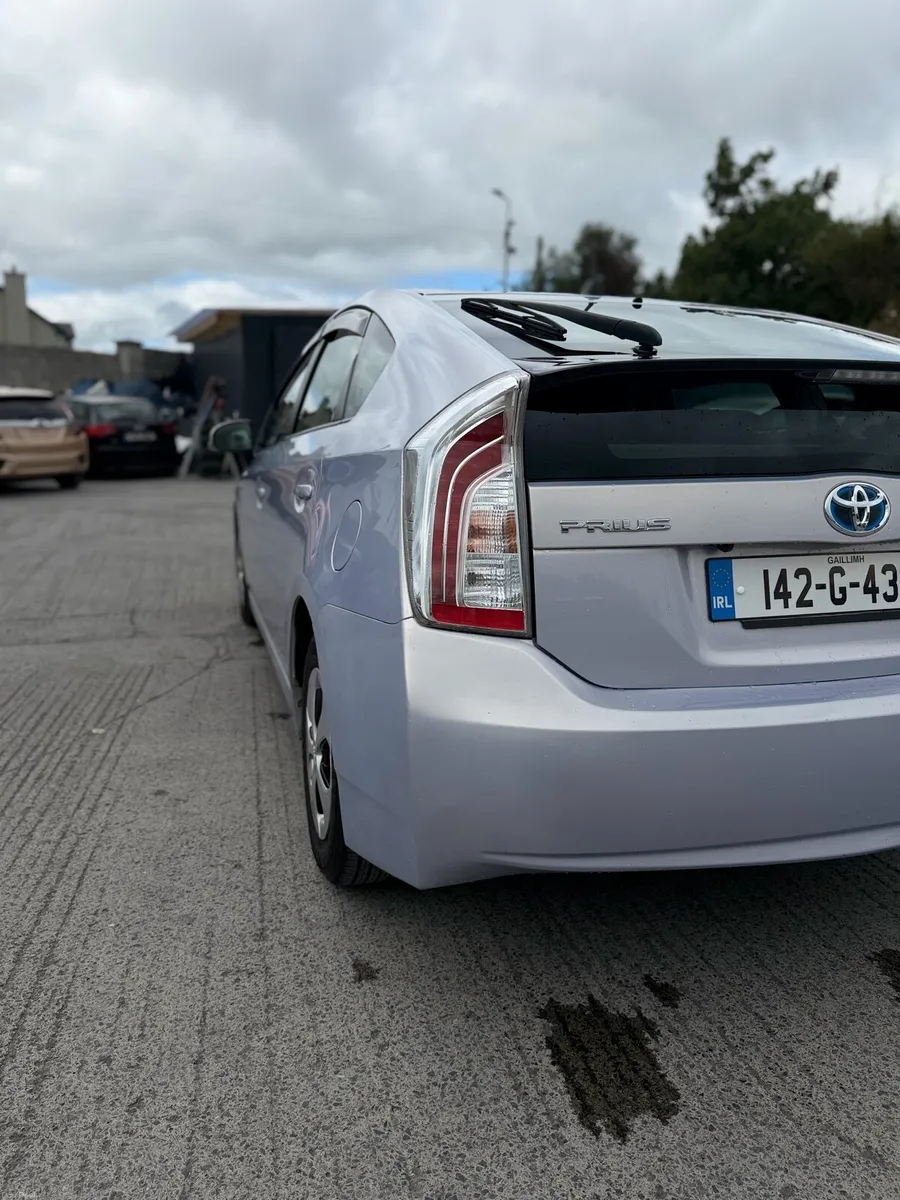 2014 Toyota Prius 1.8 Hybrid |122k km - Image 6