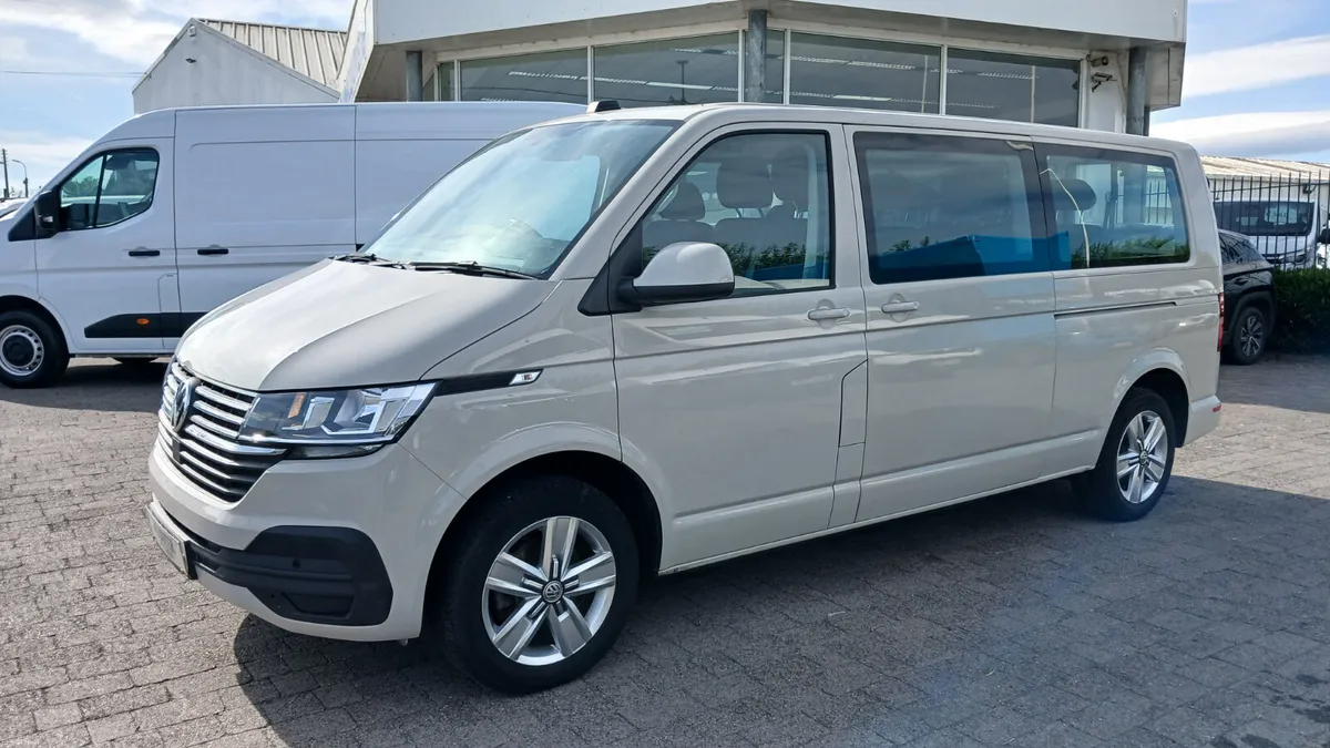 2022 VW SHUTTLE 9 SEAT,AUTO LWB IMMACULATE/ RARE - Image 1