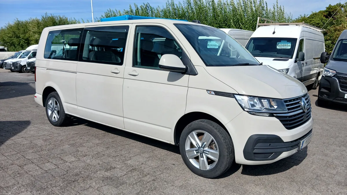2022 VW SHUTTLE 9 SEAT,AUTO LWB IMMACULATE/ RARE - Image 3