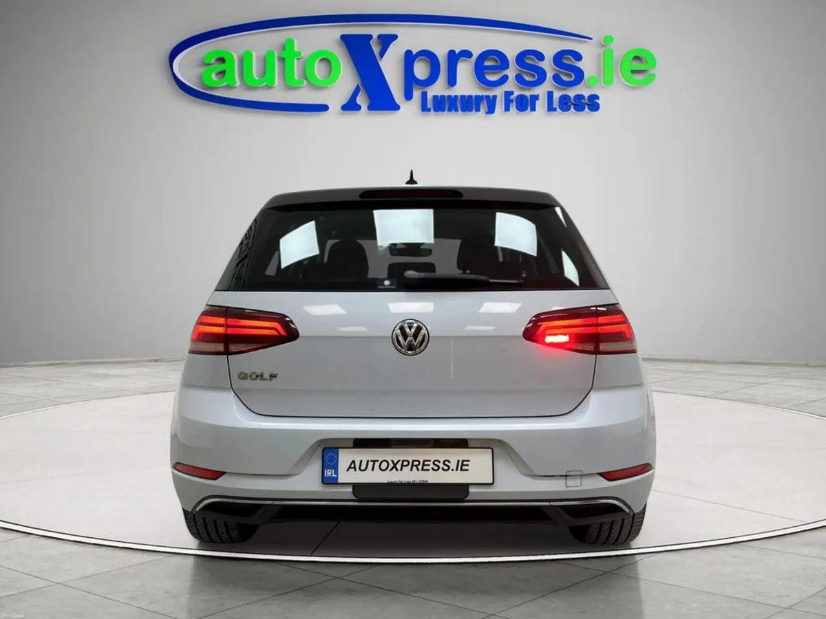 Volkswagen Golf 1.2 TSI Automatic, Reversing camer - Image 5