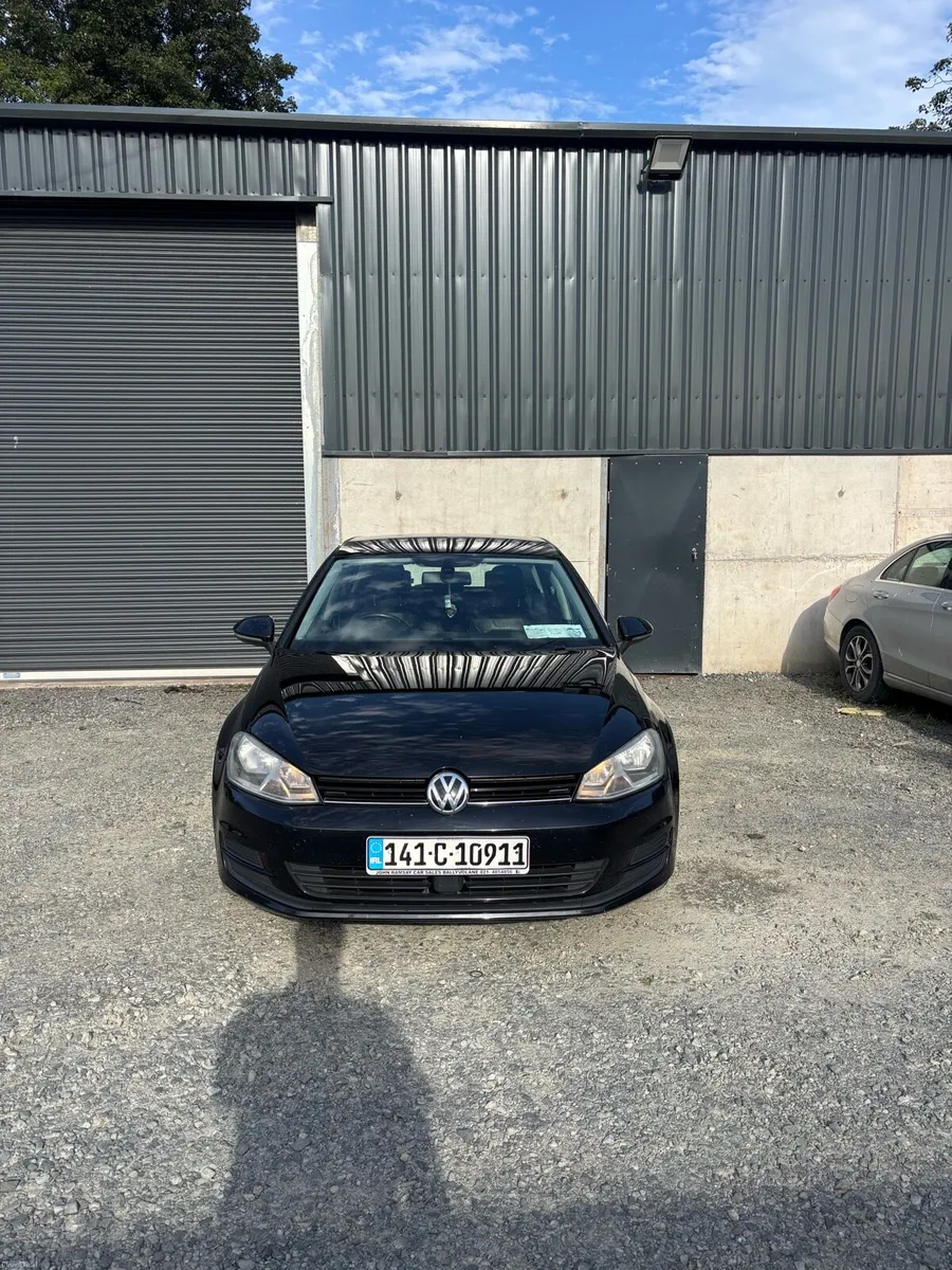 2014 Volkswagen Golf - Image 2
