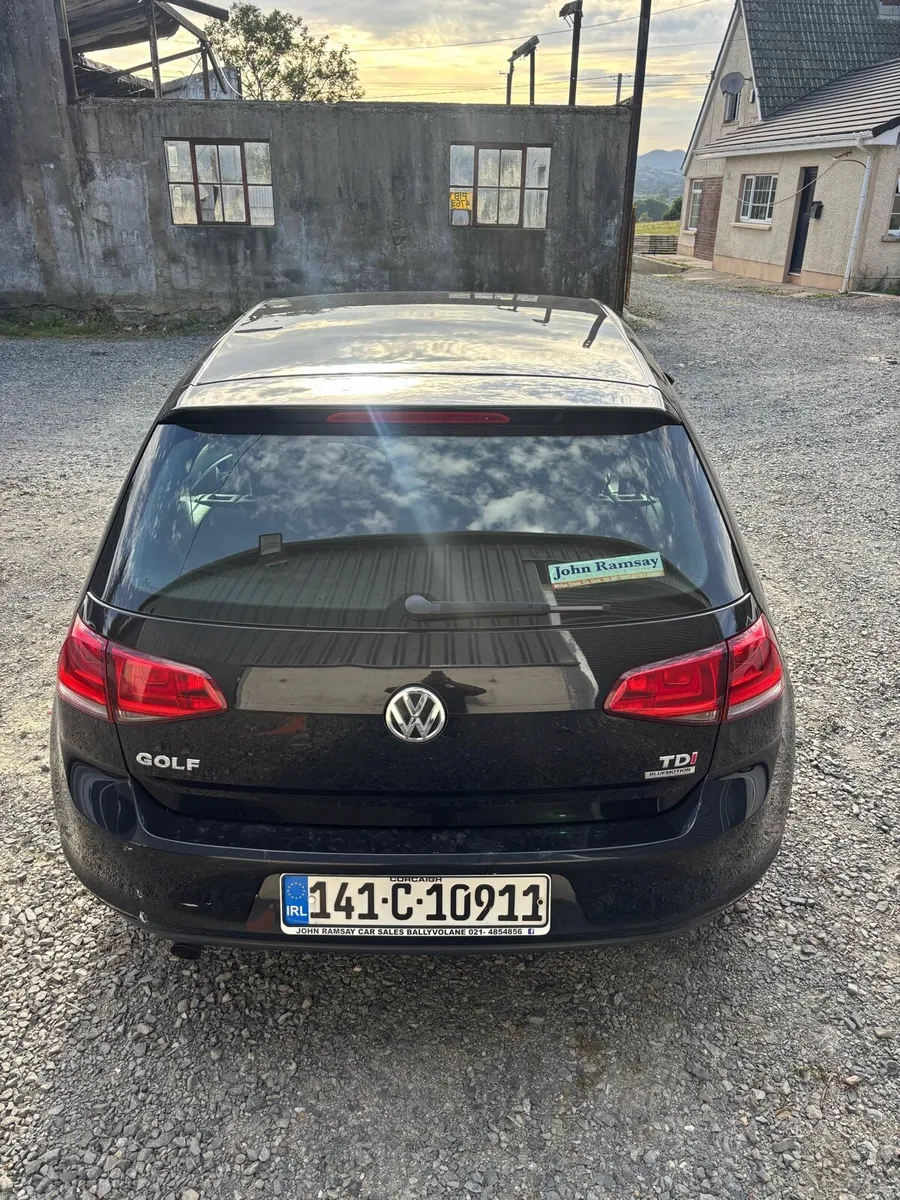 2014 Volkswagen Golf - Image 5