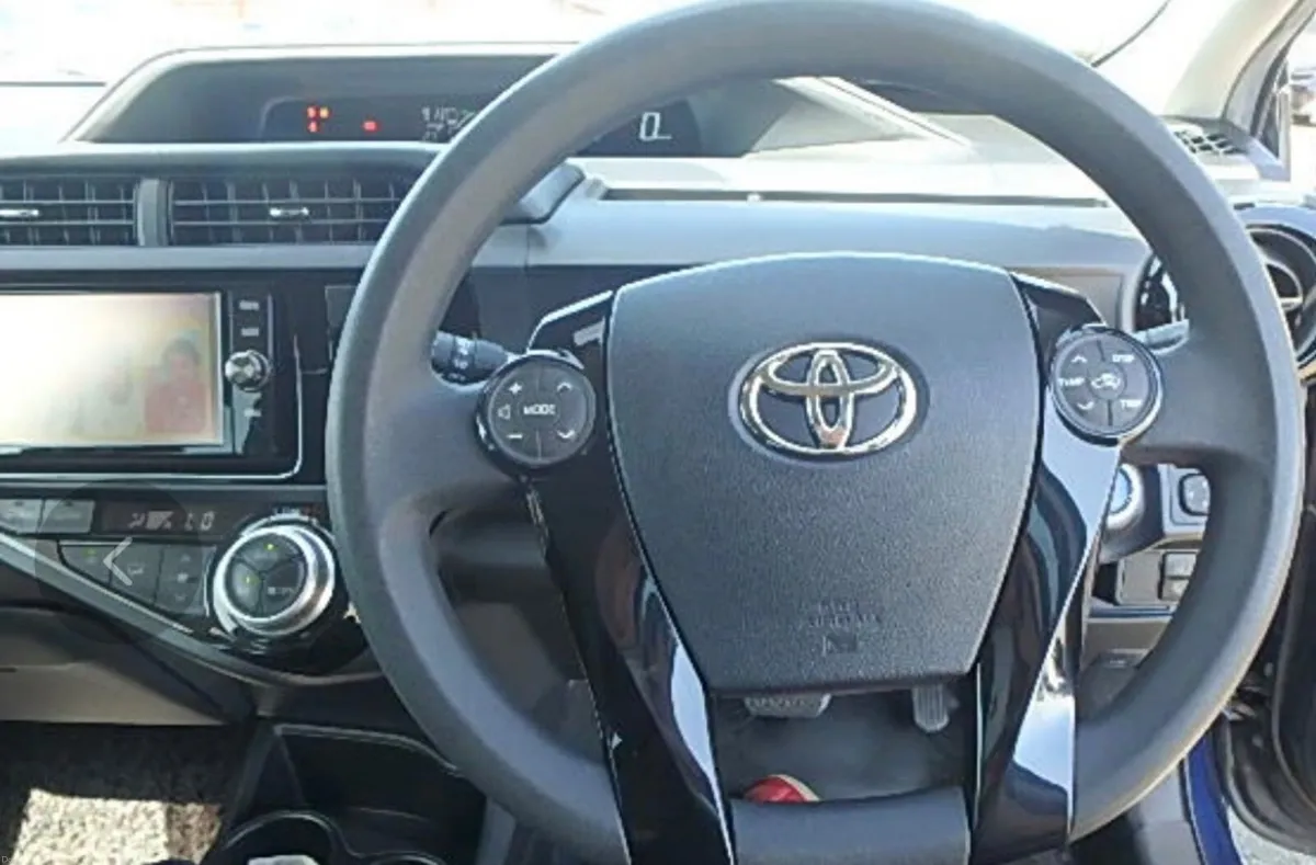 🔵 Toyota Aqua 1.5 Petrol Hybrid Automatic Low Km - Image 5
