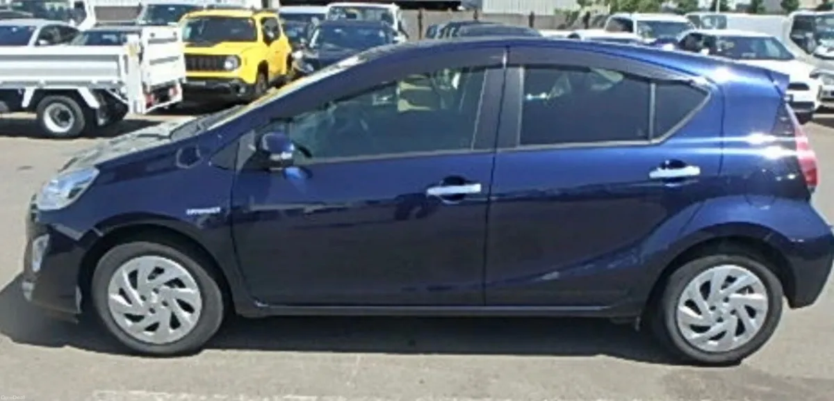 🔵 Toyota Aqua 1.5 Petrol Hybrid Automatic Low Km - Image 2