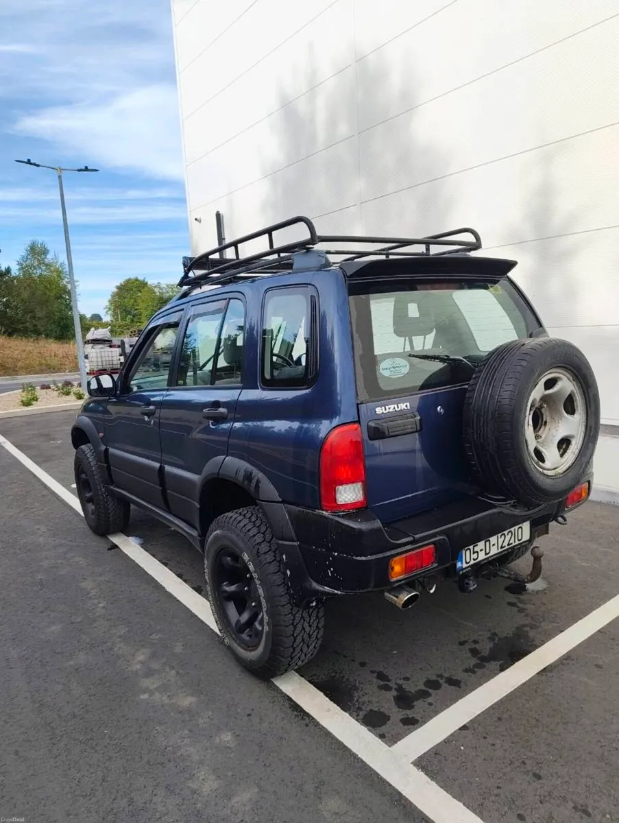 2005 Suzuki  Vitara four-wheel drive - Image 6