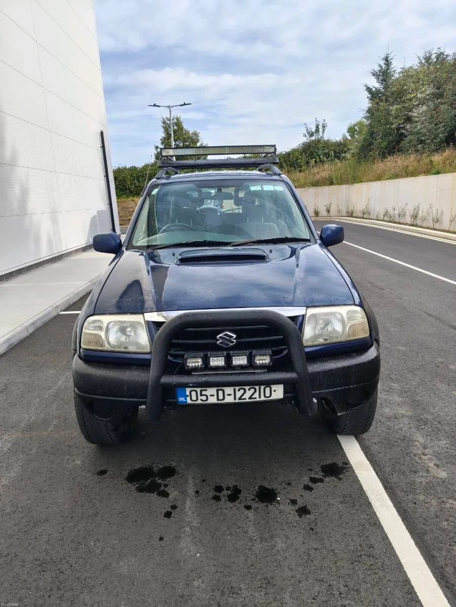 2005 Suzuki  Vitara four-wheel drive - Image 1