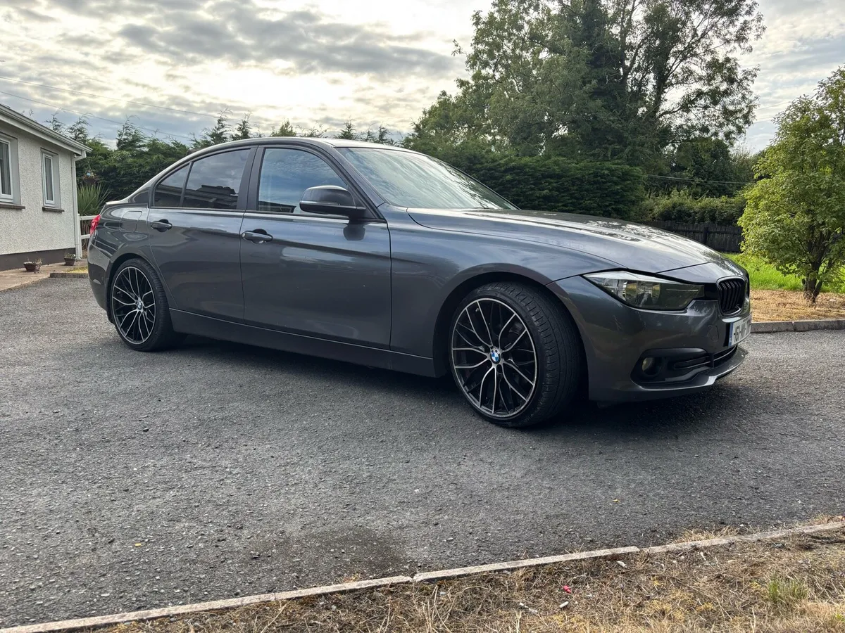 BMW 320 - Image 4