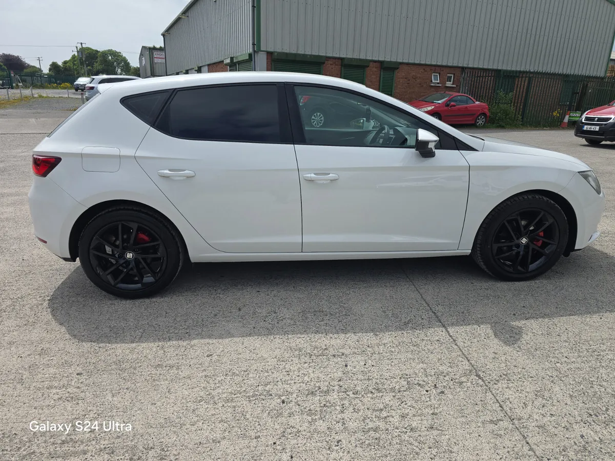 SEAT Leon 1.6 tdi ST 2015 MINT CONDITION - Image 6