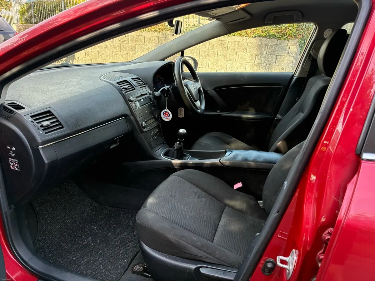 Toyota avensis D4D aura - Image 6