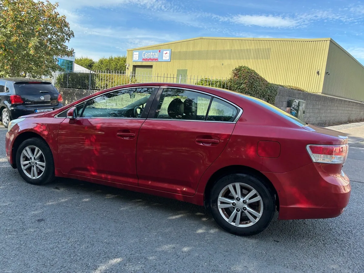 Toyota avensis D4D aura - Image 2