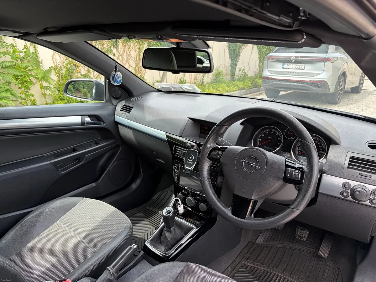 Convertible Opel Astra - Read Ad - Image 6