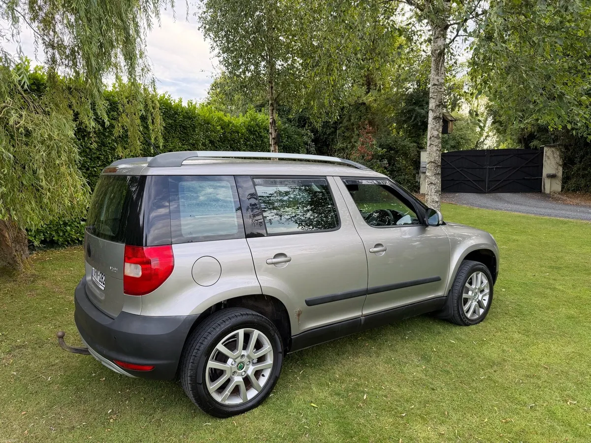 10 Skoda Yeti 2.0 Tdi Ambition - Image 5