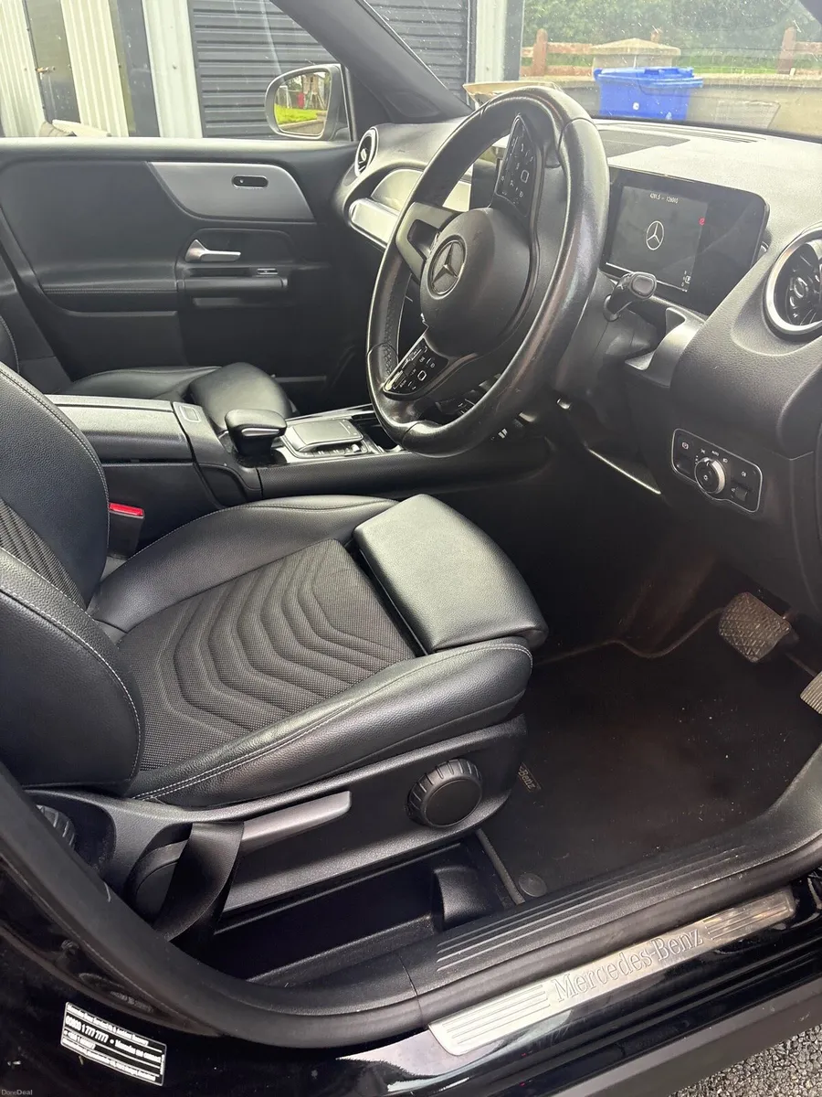 Mercedes GLB - Image 3