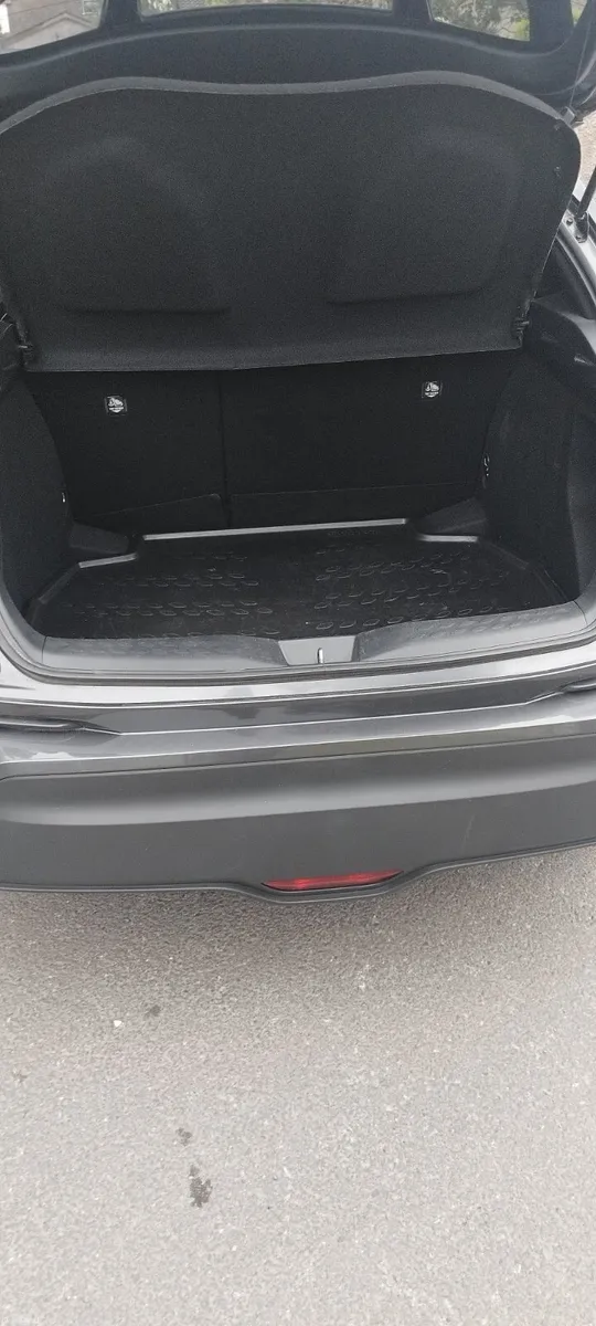 Car - Image 4