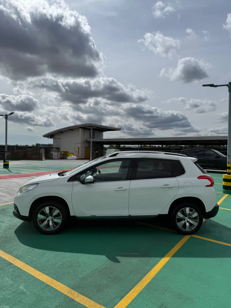 141 Peugeot 2008 2.0 AUTO - VERY HIGH SPEC - Image 4