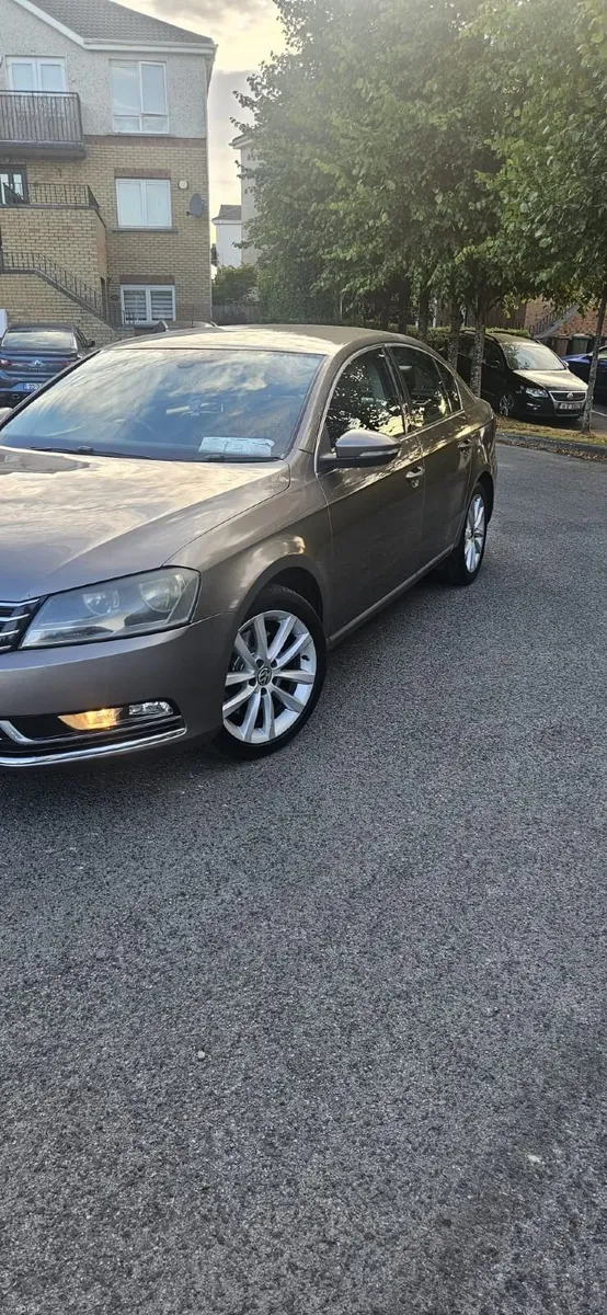 Volkswagen Passat 2011 - Image 1
