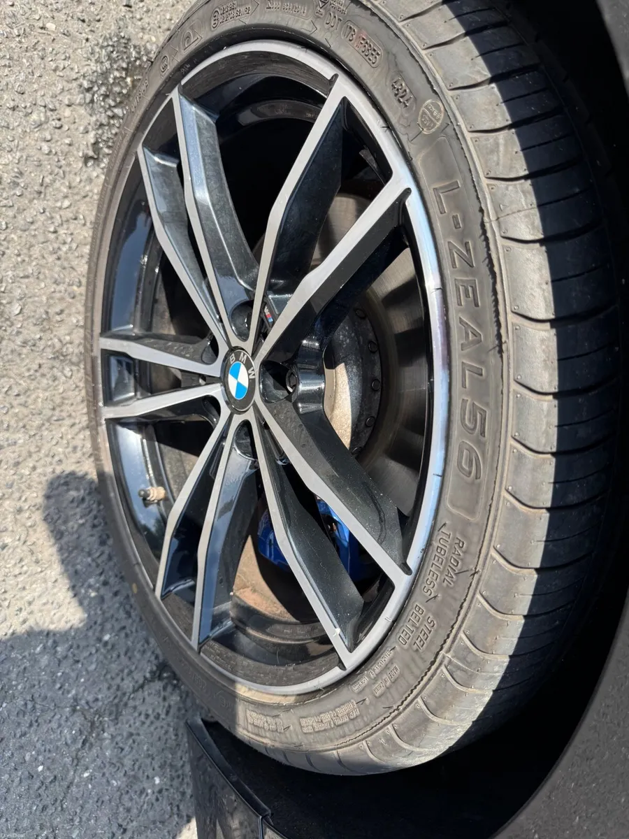 BMW 330e X Drive Touring - Image 5
