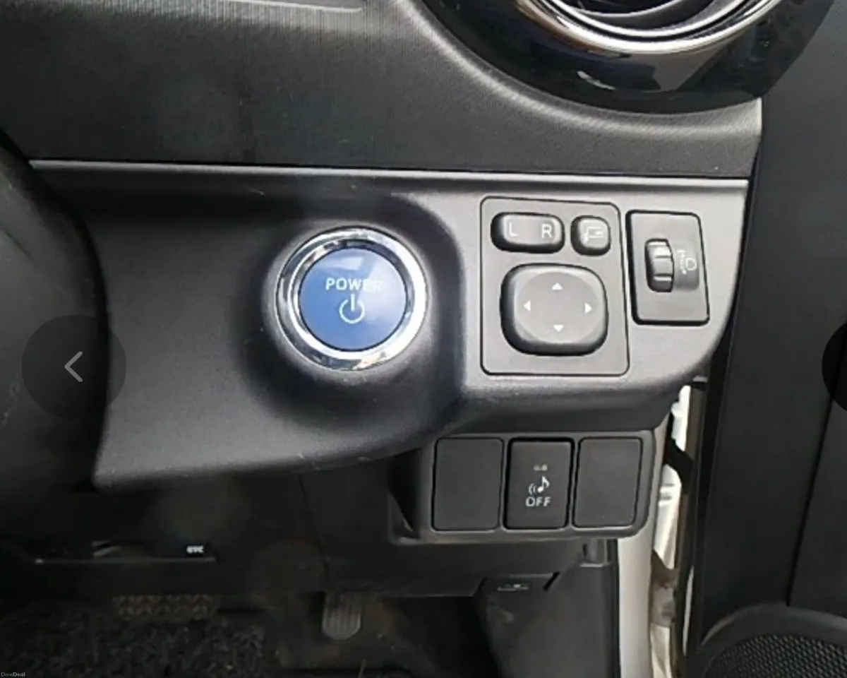 🔵 Toyota Aqua 1.5 Petrol Hybrid Automatic Low Km - Image 5