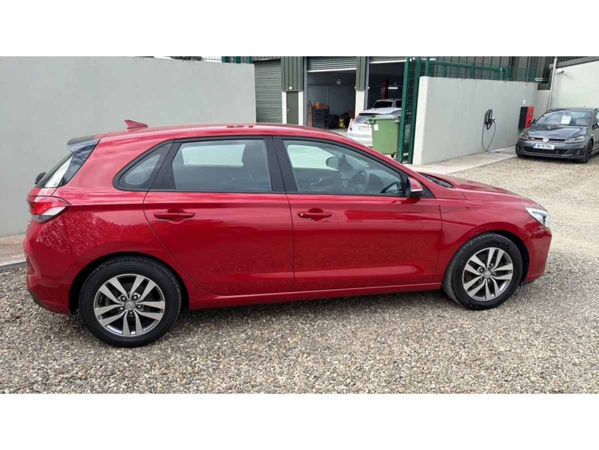 Hyundai i30 SE CRDI 5DR - Image 4