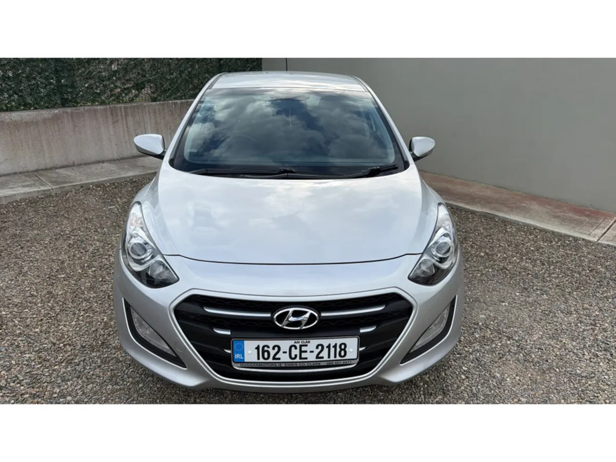 Hyundai i30 1.6CRDI SE 110PS 5DR - Image 5